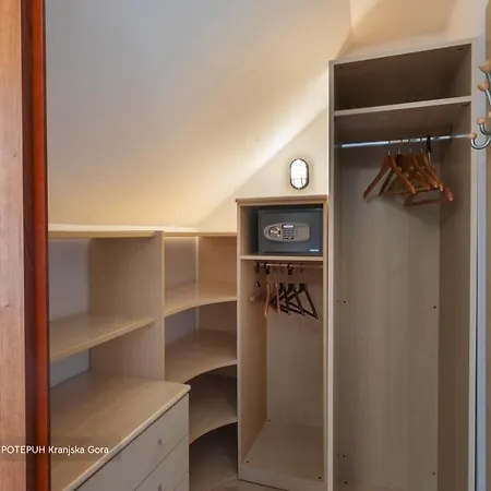 Apartmaji Potepuh Lägenhet